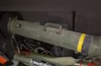 Lính Ukraine mang tên lửa Javelin cho quân Nga để đổi lấy đồ hộp