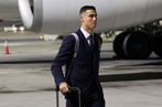 Rò rỉ hình ảnh Cristiano Ronaldo ‘thu xếp hành lý xách vali ra sân bay rời Qatar