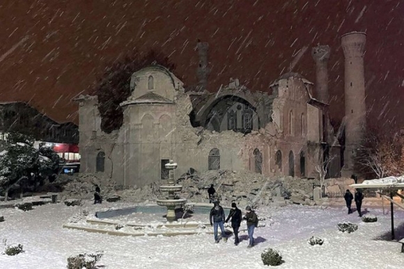 Hơn 1.500 người đã thiệt mạng sau động đất ở Thổ Nhĩ Kỳ và Syria - 2