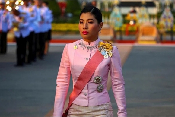 Nhan sắc Công chúa Thái Lan vừa được bổ nhiệm làm tướng lục quân - 1