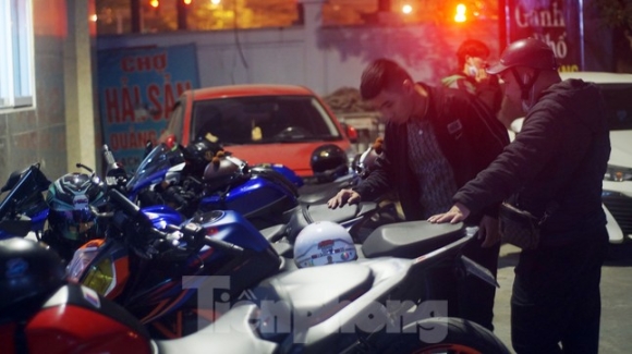 Cảnh sát 141 hóa trang ‘tóm' loạt xe phân khối lớn độ pô gây náo loạn đường phố ảnh 9